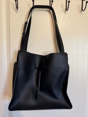 Von Holzhausen The Medium Shopper